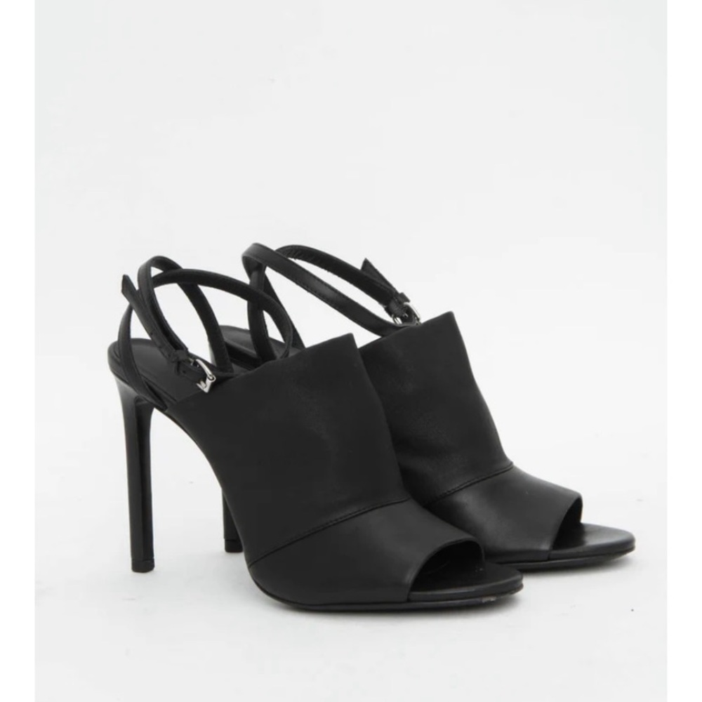VINCE GRACE LEATHER ANKLE STRAP HEELS - Size 8.5M